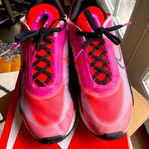 BRAND NEW WOMEN’s NIKE AIR MAX 2090 Iced Lilac/Fire Pink SHOES SIZE 7.5